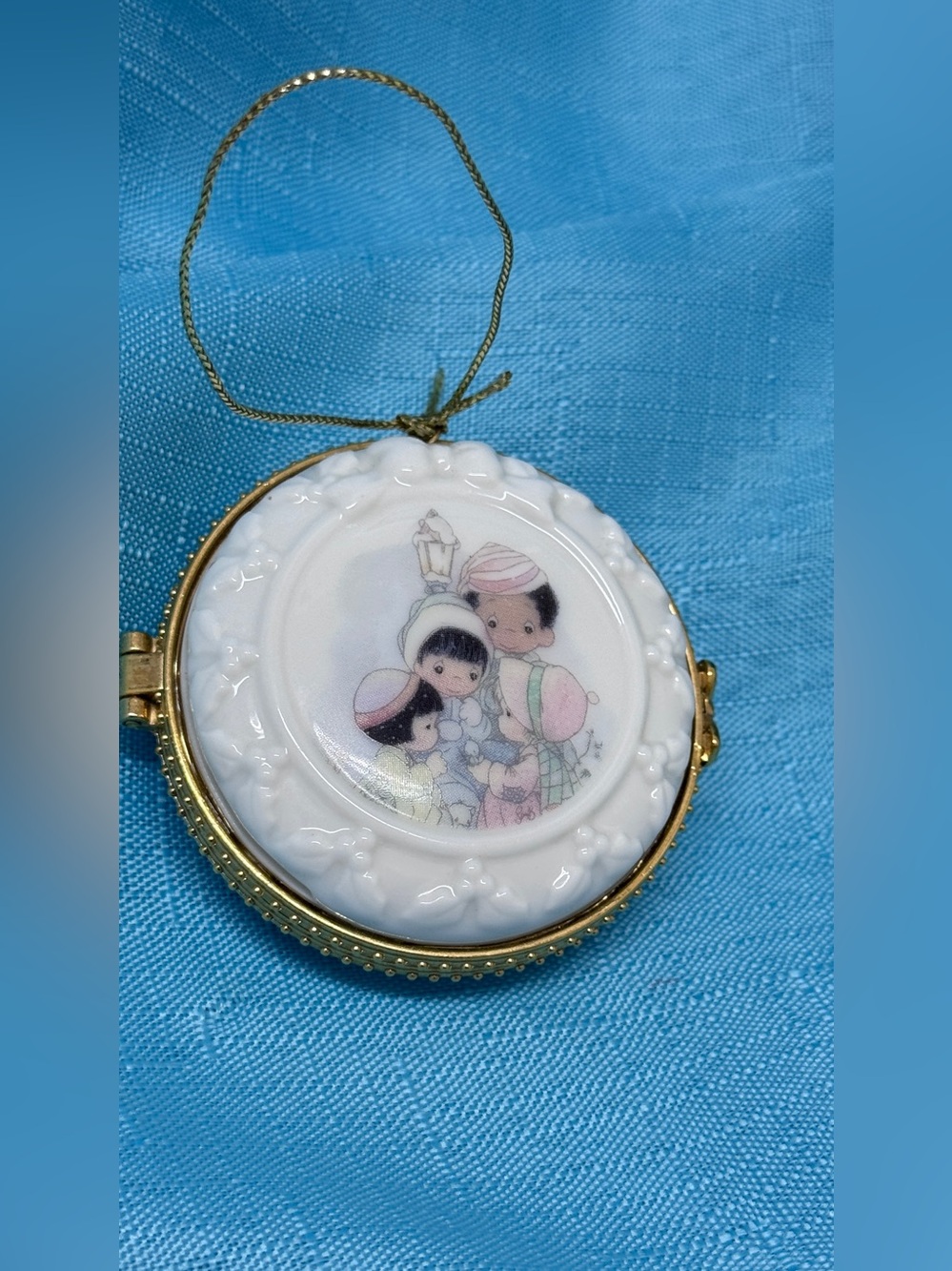 Vintage 2000, Precious Moments hinged porcelain locket ornament. Gold Trimming